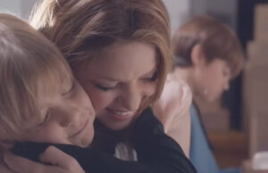 Shakira presenta su nueva canción junto a sus pequeños