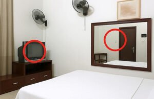 ¿Por Qué Deberías Encender la Luz del Baño al Llegar a una Habitación de Hotel?